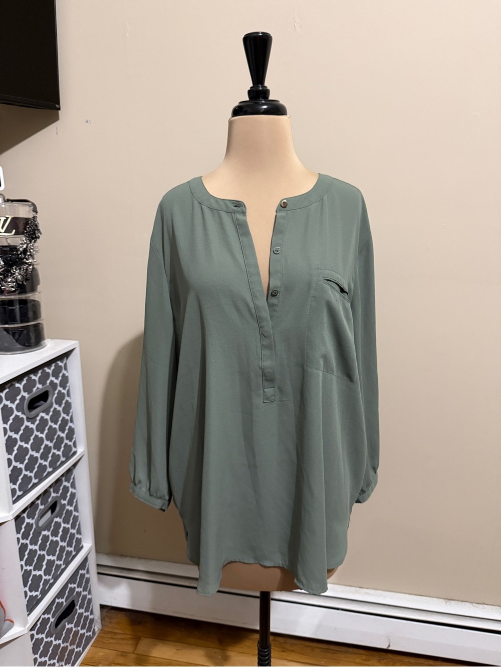 JM Collection women’s sage green blouse a worn twice.